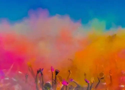 Experience the Magic of Holi on the Luxurious Palace on Wheels Train